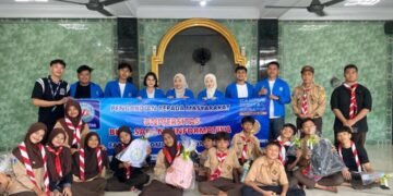 Mahasiswa UBSI Ajak Masyarakat Bijak Bermedia Sosial dan Lebih Peduli Sesama 56 Dokumentasi Mahasiswa Program Studi Ilmu Komunikasi Universitas Bina Sarana Informatika mengadakan sosialisasi bertema “Bijak Bermedia Sosial dan Peduli Sesama” (Sumber: Dokumentasi Pribadi)
