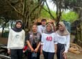 Wujud Kepedulian Lingkungan, Mahasiswa UNY Tanam Pandan Laut Bersama Yayasan Aksi Konservasi Yogyakarta 48 Dokumentasi Mahasiswa Ilmu Komunikasi Kelas E Universitas Negeri Yogyakarta mengikuti kegiatan menanam pandan laut (Sumber : Dokumentasi Pribadi)