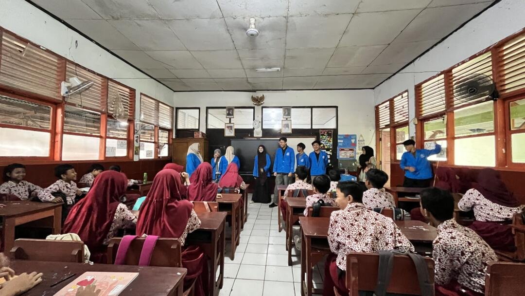 Menanamkan Wawasan Nusantara Sejak Dini melalui Kegiatan Pengabdian Masyarakat di SDN 3 Purwasari 49 IMG1