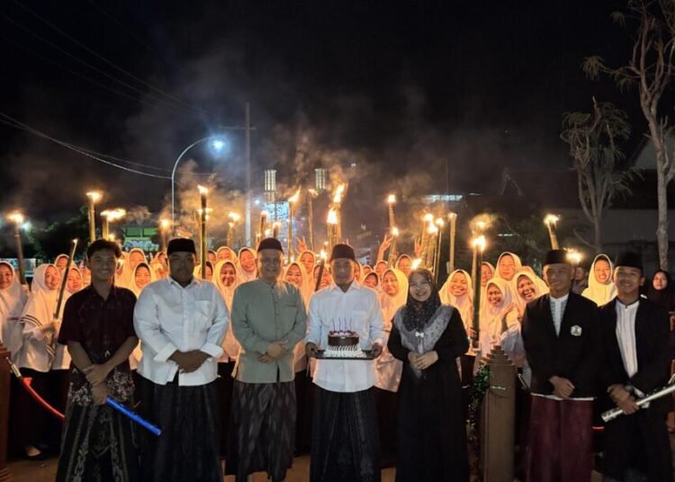 Meriah! Santri Darul Falah Gelar Takbir Keliling dan Pawai Obor Sambut Idul Adha 46 IMG 0532 1