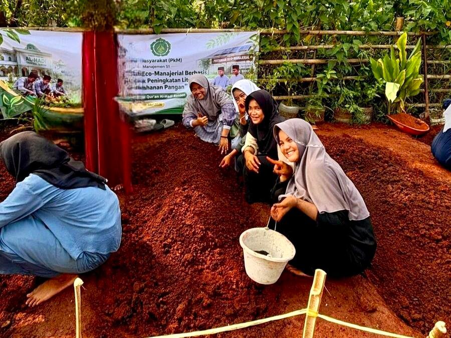 Tim Dosen Manajemen Unpam Serang Berdayakan Santri melalui Unit Eco-Agribusiness di Ponpes Al-Hadi 53 IMG 20260529 165820
