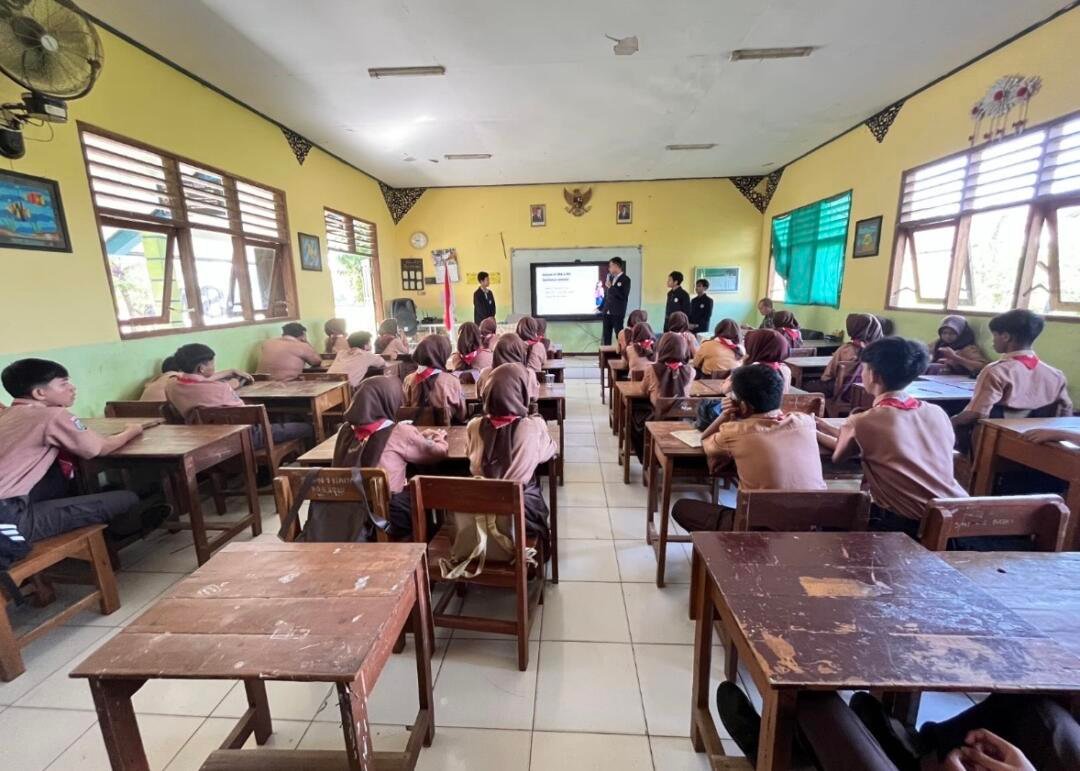 Mahasiswa PTI UM Ciptakan Website “Arah Cita” untuk Bantu Siswa Pilih Jurusan 47 Kegiatan pengenalan website penjurusanminat dan bakat (Sumber: Dokumentasi Pribadi)