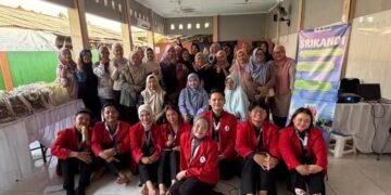 Foto bersama mahasiswa prodi Ilmu Komunikasi Mercu Buana pada acara SRIKANDI (Sumber: Dokumentasi Pribadi)