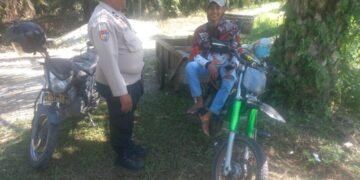 Polri Dukung Ketahanan Pangan, Polsek Siak Kecil menyambangi kelompok tani yang akan melaksanakan panen jagung di Sungai Siput 28 Polsek Siak Kecil menyambangi kelompok tani yang akan melaksanakan panen jagung (Sumber: Dokumentasi Pribadi)