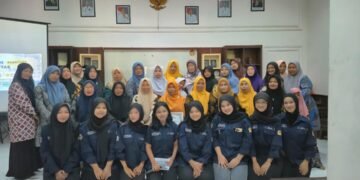Kegiatan penyuluhan kesehatan tentang swamedikasi dan DBD di Desa Bangle, 7 Maret 2026 (Sumber: Dokumentasi Pribadi)