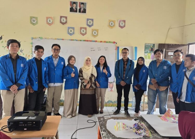 Tumbuhkan Semangat Gotong Royong, Mahasiswa UBSI Gelar PkM di SDN Telaga Asih 06 50 WhatsApp Image 2026 04 23 at 11.35.25