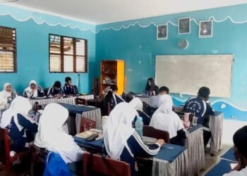 Dokumentasi kegiatan pembelajaran Project Based Learning (PjBL) jurusan Animasi di SMK Negeri 2 Palu oleh Alifia Syahnina Rizqi, 2026.(Sumber: Dock pribadi)