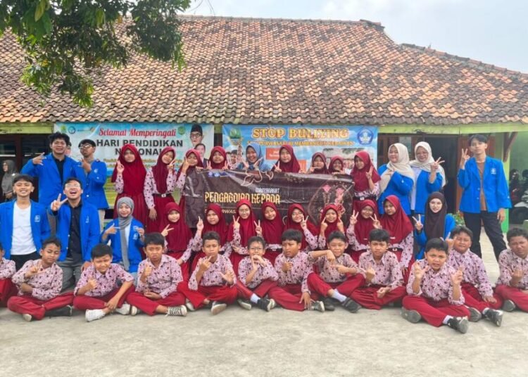 Menanamkan Wawasan Nusantara Sejak Dini melalui Kegiatan Pengabdian Masyarakat di SDN 3 Purwasari 48 WhatsApp Image 2026 05 20 at 11.05.14