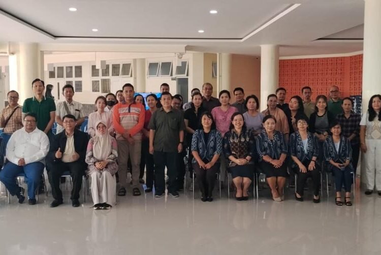 Bukan Sekadar Sekolah, SMP Santo Yosef Surabaya Bekali Orang Tua Hadapi Generasi Alpha 51 WhatsApp Image 2026 05 23 at 13.06.19 1