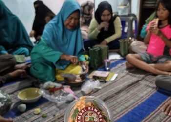 Tak Sekedar Sambal, Mahasiswa KKN TEMATIK VI USM Sulap Produk Kemangi dan Telur Asin untuk Meningkatkan Nilai Jual UMKM 46 WhatsApp Image 2026 05 29 at 01.12.15