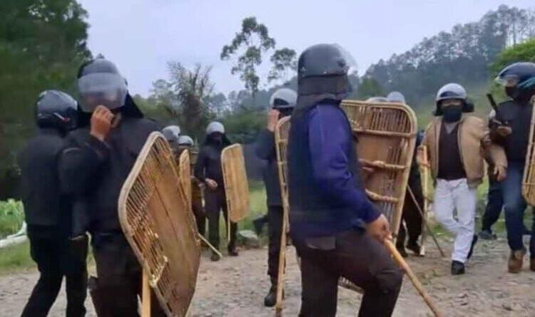 Konflik Sihaporas: Problematika Perlindungan Masyarakat Adat 46 Ilustrasi masyarakat adat melawan kriminalisasi