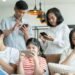 Kita Sibuk Scroll, tapi Lupa Cara Bicara 59 scroll