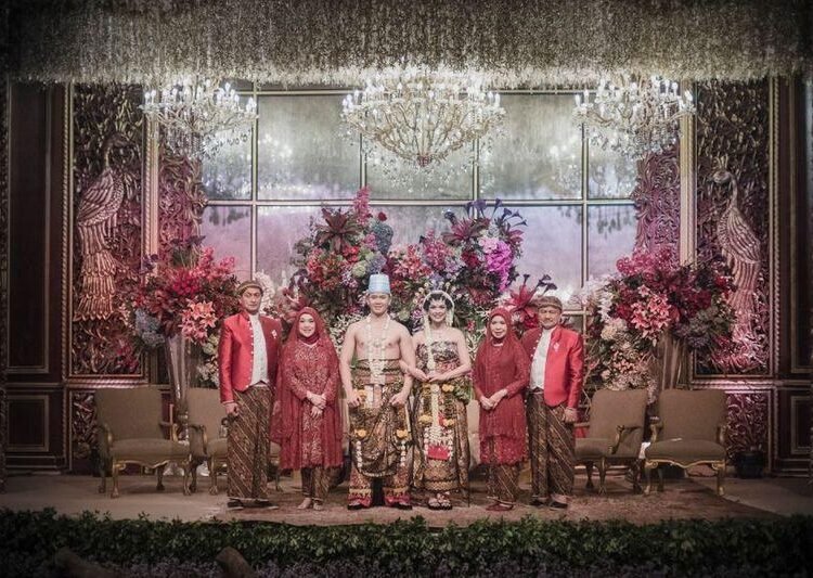 praktik upacara adat .Photography: Davy Linggar/bridestory.com