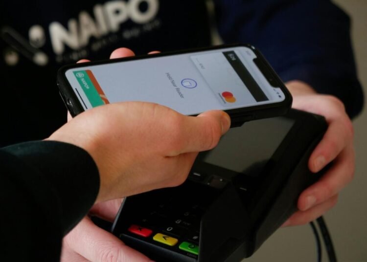 Cashless Terus! Pengaruh Digital Banking terhadap Lifestyle Mahasiswa Era Gen Z 46 naipo de k24rOBJ2D 0 unsplash