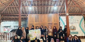 Mahasiswa PGSD UNY Kenalkan SDGs 10 dan 16 tentang Perdamaian dan Kesetaraan kepada Santri Omah Ngaji Jogja melalui “Peace and Equality Board” 56 Mahasiswa PGSD UNY Kenalkan SDGs 10 dan 16 tentang Perdamaian dan Kesetaraan kepada Santri Omah Ngaji Jogja melalui “Peace and Equality Board”