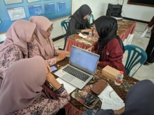 Dulu Manual, Kini Digital: Mahasiswa Telkom University Purwokerto Kembangkan Website untuk Posbindu Desa Sidoharum 47 workshop