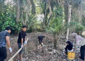 Mahasiswa KKN FK Universitas Riau Bersama Kelurahan Bukit Timah Gelar Gotong Royong Bersihkan Tumpukan Sampah di RT 10 46 Mahasiswa KKN FK Universitas Riau Bersama Kelurahan Bukit Timah Gelar Gotong Royong Bersihkan Tumpukan Sampah di RT 10