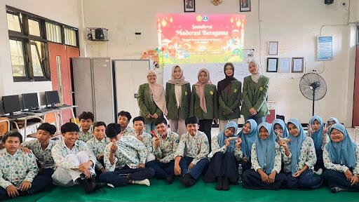 Menanamkan Moderasi Beragama di Era Digital Bersama Siswa SMPN 50 Surabaya 47 11