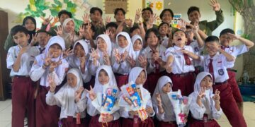 Belajar Ibadah dengan Ceria, Mahasiswa UPN Veteran Jawa Timur Tanamkan Nilai-Nilai Islam Sejak Dini di SDN Medokan Ayu II Surabaya 54 1bd2e357 858f 45b7 9b2d 8ce2d68db88d