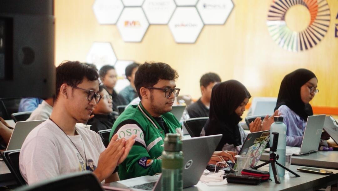 Build With AI 2026: Event Vibe Coding – Kolaborasi GDG Makassar dan Telkom AI Center Siapkan Talenta Masa Depan 49 Build With AI 2026