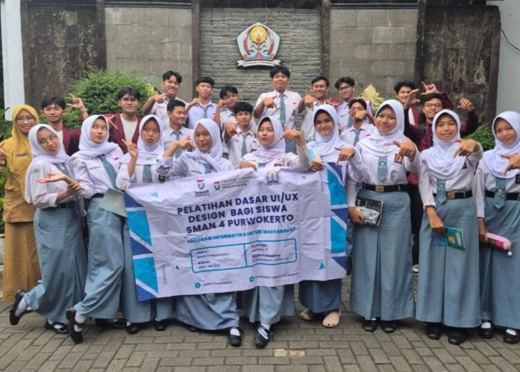 Peningkatan Literasi Digital dan Keterampilan Desain UI/UX Melalui Pelatihan Figma Berbasis Experiential Learning di SMAN 4 Purwokerto 46 20260504 154735 2