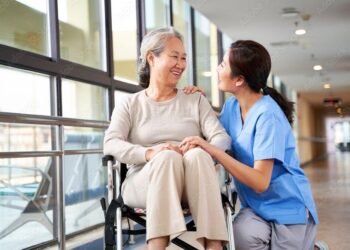 Ilustrasi caregiver di negara asing (Sumber: Adobe Stock)