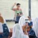 Ilustrasi siswa dan guru di kelas (Sumber: Kemendikbud)