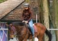 Tak Menyerah pada Cedera, Suci Putri Resmi Comeback dan Bidik Target 2026 49 Foto pribadi Suci Putri saat sedang berkuda (Sumber: Dokumentasi Pribadi)