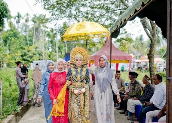 Denyut Tradisi di Jantung Pidie Jaya Menjaga Marwah "Preh Linto Baroe" & “Preh Dara Baroe” di Era Modern 46 EEE153EE 14E2 47A0 AAFE 50634666AA1F 8FE7D258 F909 4317 946B E73FDD92CAE4