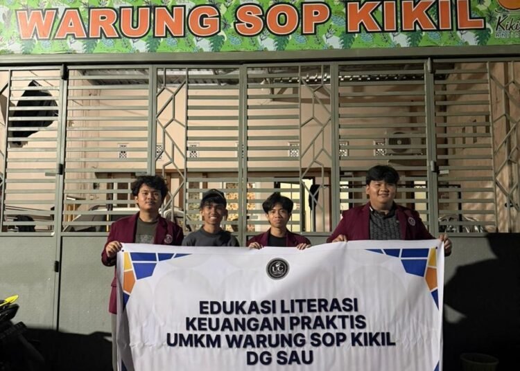 Mahasiswa Universitas Ciputra Makassar Gelar Edukasi Literasi Keuangan bagi Pelaku UMKM Warung Sop Kikil 46 Dokumentasi Kelompok 4 Universitas Ciputra Makassar.
