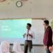 Kegiatan interaktif oleh para mahasiswa dan siswa SMA (Sumber: Dokumentasi panitia acara)