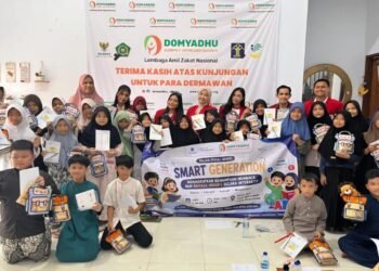 Foto bersama peserta dan panitia (Sumber: Dokumentasi Pribadi)