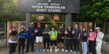 Foto kegiatan TIDAR Malaysia Hiking (Sumber: Dokumentasi PLN Tidar Malaysia)