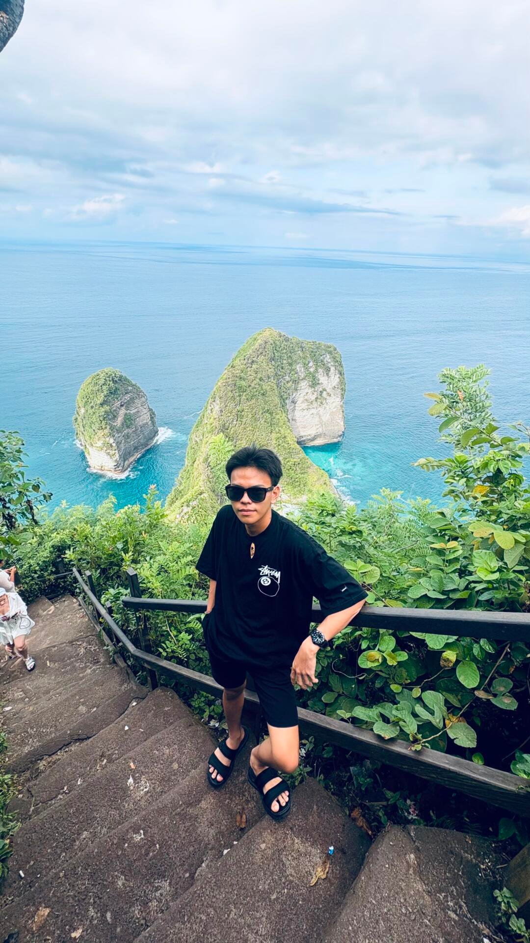 Rasendriya Inzqhi Kentzly: Dari Seorang Kuli Harian hingga terjun di industri investasi dan finance,Manajemen Bisnis 52 IMG 20260608 WA0013