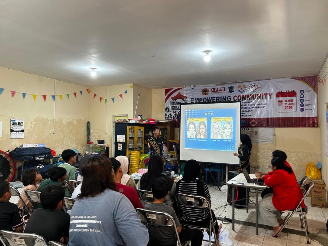 Mahasiswa Untag Surabaya dalam misi Pemberdayaan Masyarakat Gandeng Duta Anti Narkoba Sidoarjo Untuk Gelar Sosialisasi Remaja Sehat Remaja Hebat di RW 8 Kertajaya 48 IMG 20260612 WA0017