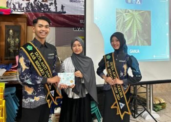 Mahasiswa Untag Surabaya dalam misi Pemberdayaan Masyarakat Gandeng Duta Anti Narkoba Sidoarjo Untuk Gelar Sosialisasi Remaja Sehat Remaja Hebat di RW 8 Kertajaya 46 IMG 20260612 WA00281