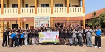 Karakter Kuat, Karier Hebat: Mahasiswa Teknik Industri Universitas Bina Sarana Informatika Bekali Siswa SMKN 1 Cikarang Selatan Hadapi Dunia Kerja 56 IMG 20260616 WA0024