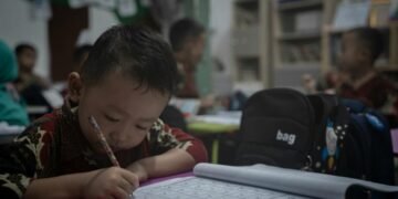 Membangun Kemampuan Pola Berpikir Anak Melalui Literasi Membaca Sejak Dini 56 Dokumentasi Unsplash Milik Fiqih Alfarish