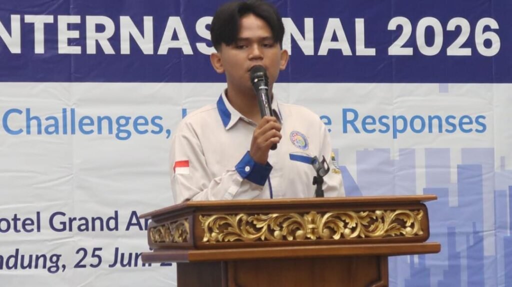 Ketua Umum KIPAN Kota Bandung, Nur Rizqi, menyampaikan sambutan pada Diskusi Panel Hari Anti Narkotika Internasional (HANI) 2026 di Grand Arjuna Hotel Bandung.
