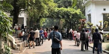 Suasana Kebun Raya Bogor pada Akhir Pekan