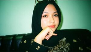 Pentingnya Menerapkan Nilai-Nilai Pancasila dalam Kehidupan Sehari-hari 47 Nama : Amana Tussa'Diyah MK : Pendidikan Pancasila dan Kewarganegaraan Fakultas : Ilmu Hukum universitas pamulang Serang Semester : 2 Dosen : SITI MASPUPAH SH, MH