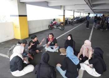 Proses meditasi aktor sebelum memulai latihan