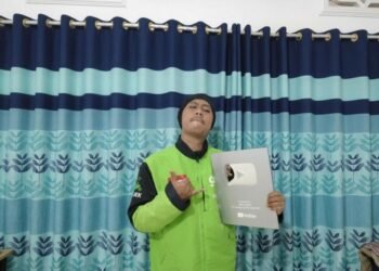 Kisah Raja Bacot, Mantan Ojol yang Sukses Jadi Kreator Konten: Lunas Utang Rp50 Juta hingga Berangkat Umrah Bersama Ibu 46 Foto: Samsul Ma'rif / Raja Bacot