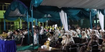 Kemeriahan saat festival shalawat batch IX yang dihadiri oleh para santri, asatidz asatidzah, dan masyarakat umum. Sumber foto: Tim Media Ponpes Nurul Huda.