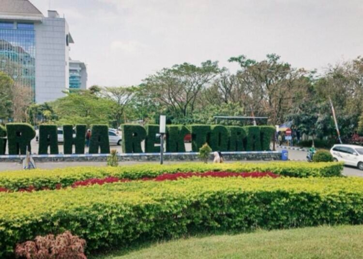 Kampus Hijau RI-Malaysia: Fasilitas Megah Tapi Budaya Berkelanjutan Masih Lemah 46 Foto gedung Graha Rektorat (Sumber: Dokumentasi Kharisma Nafa)