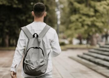 Mahasiswa Bertahan di Perantauan