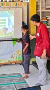 Mahasiswa Telkom University Gelar Sosialisasi Pengenalan AI untuk Pelajar SD dan SMP di Rumah Literasi Tambaksogra 52 Screenshot 2026 06 17 104253