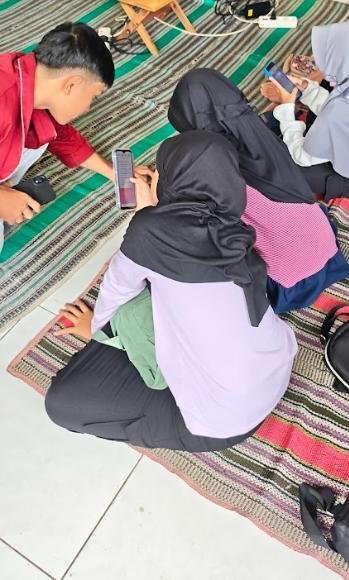 Mahasiswa Telkom University Gelar Sosialisasi Pengenalan AI untuk Pelajar SD dan SMP di Rumah Literasi Tambaksogra 50 Screenshot 2026 06 17 142739