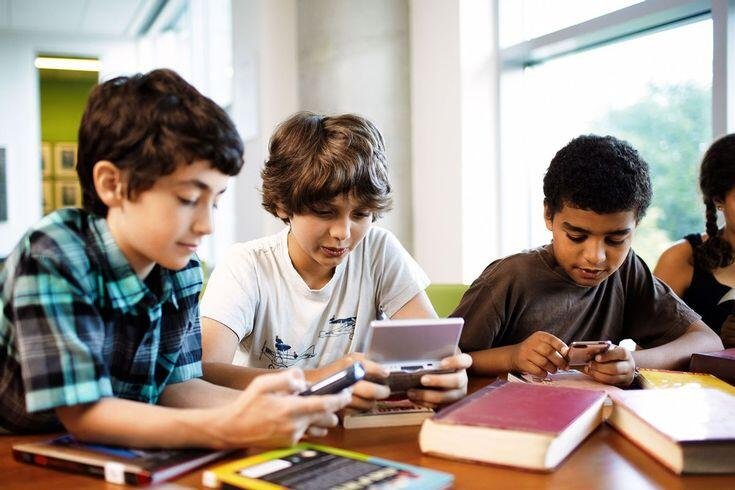 Mata Pelajar di Era Digital: Ancaman Screen Time yang Sering Diabaikan 46 Wait video games might be making kids smarter