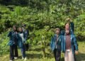 Mengintip Potensi Kopi Organik Lokal sebagai Peluang Agribisnis Berkelanjutan 59 Mahasiswa Agribisnis Universitas Diponegoro melakukan observasi budidaya kopi organik di Kabupaten Batang sebagai bagian dari kegiatan praktikum lapangan.